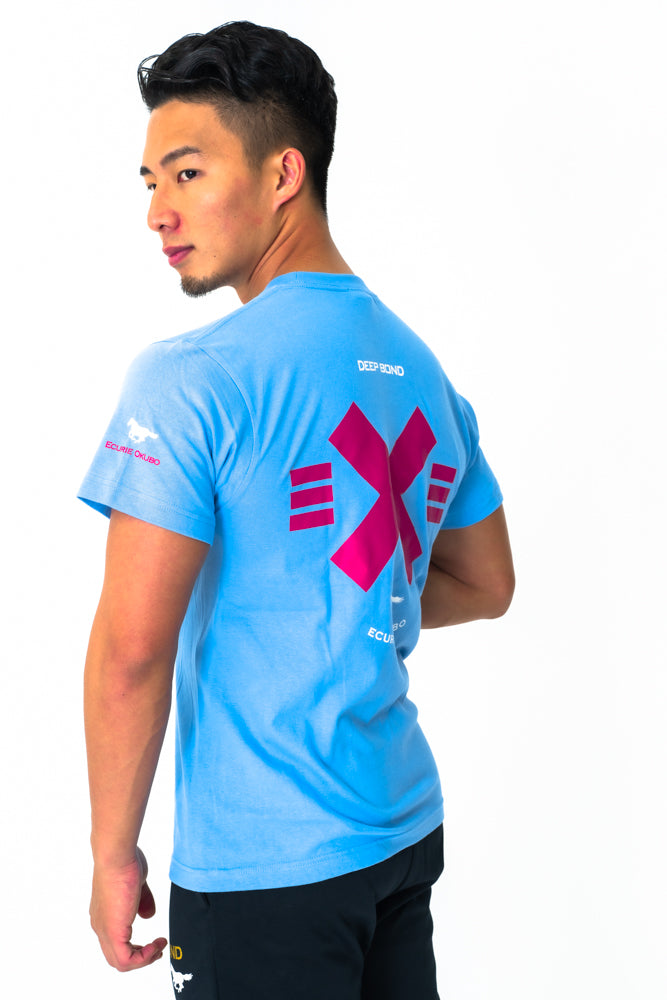 【ディープボンド】大久保龍志厩舎 谷口調教助手モデル Dバージョン T-Shirts