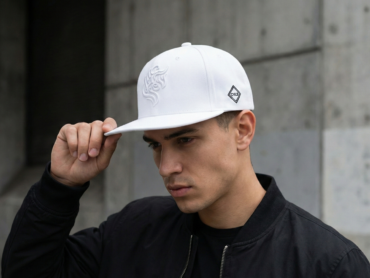 【勝利の女神キャップ】CAVALEIROS.ORIGINAL シグネチャー・キャップ / White logo mark