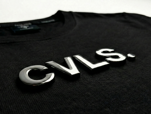 【CAVALEIROS.】METAL ORIGINAL LOGO FIT T-SHIRT Black