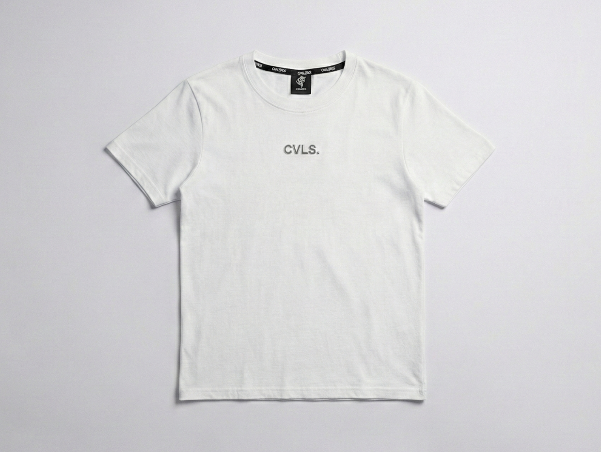 【CAVALEIROS.】METAL ORIGINAL LOGO FIT T-SHIRT White