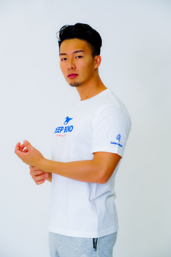 【ディープボンド】DEEPBOND 絆” Version 凱旋門賞 公式 スタッフ Tシャツ（White）