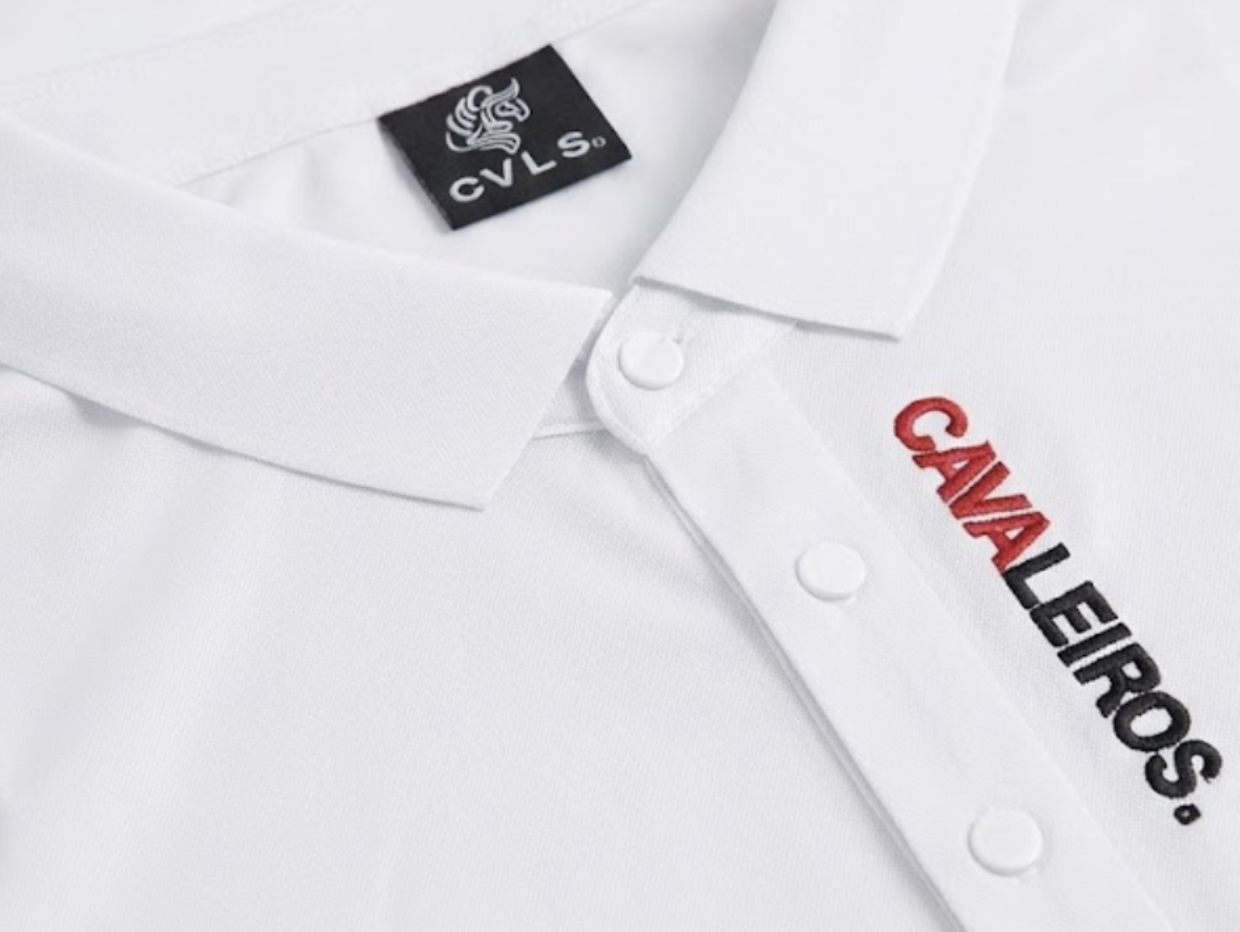 NEW【CAVALEIROS.】バーティカルロゴ シルキータッチポロ White